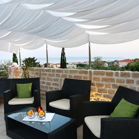 Ombre Villa *