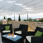 Ombre Villa *