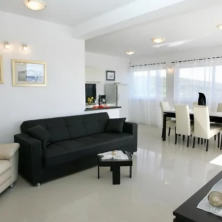 Ombre Villa *
